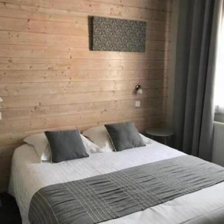 Hotel La Petite Auberge Арес Экстерьер фото